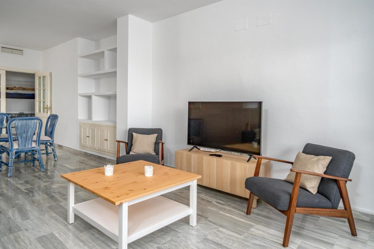 Appartamento Magnificent On First Line Golf Cabopino M5